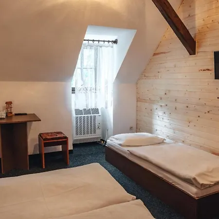Penzion Lenora Guest house